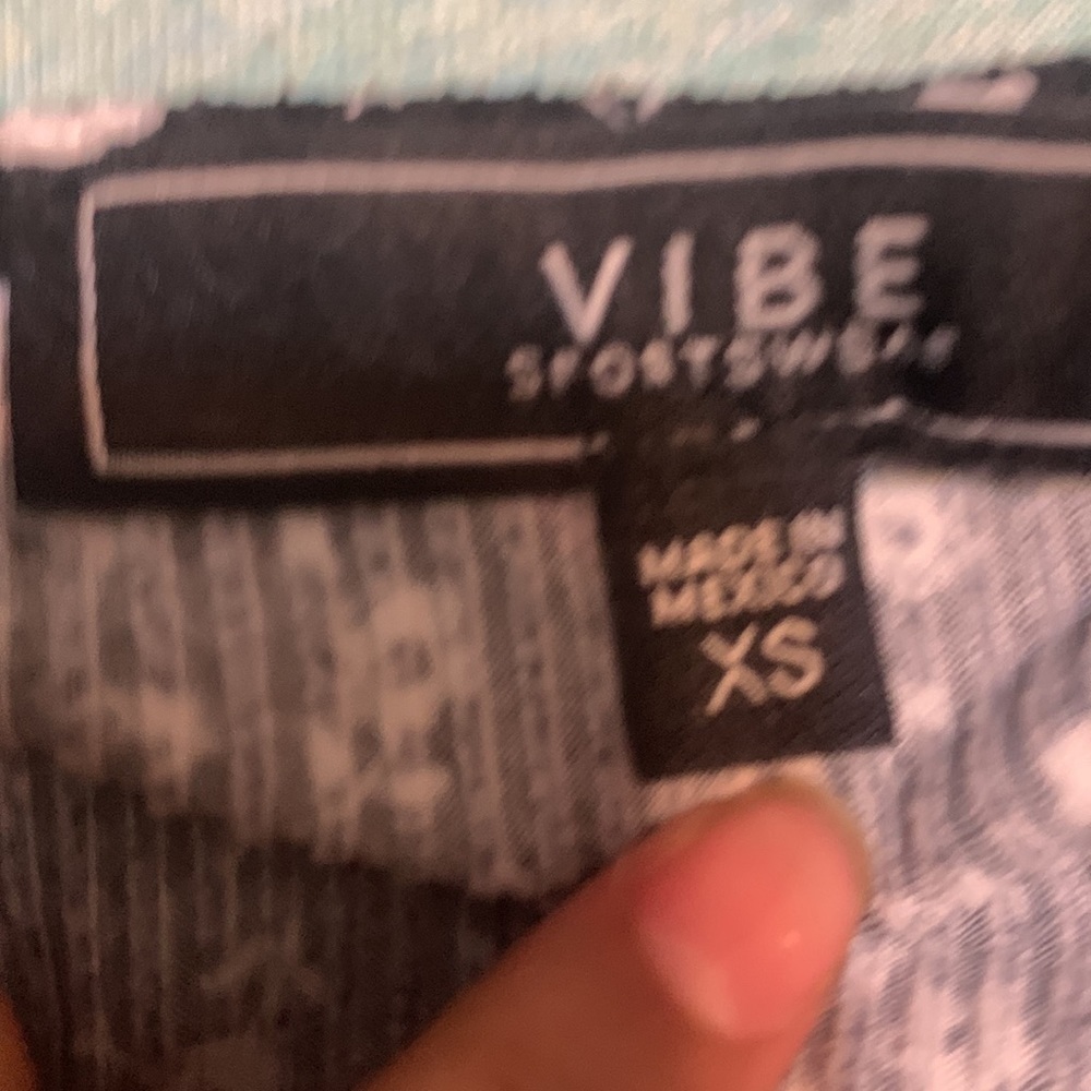 Shirt - Picture 2 of 3